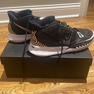 Nike Men’s Kyrie 7 Size 11.5 Brand New Worn Once